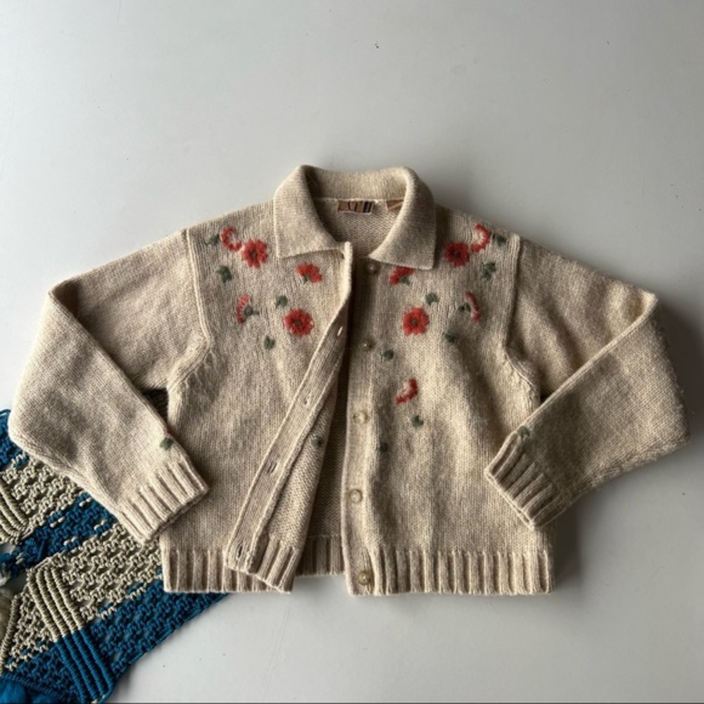 Ann Taylor Cream Floral Cardigan